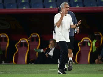 Nach 1:6-Klatsche: Jose Mourinho gesteht Fehler ein Nach 1:6-Klatsche: Jose Mourinho gesteht Fehler ein