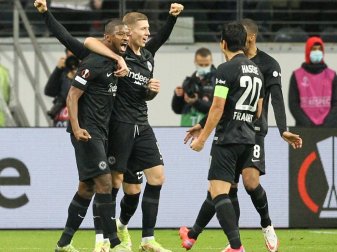 Frankfurt schlägt Piräus mit 3:1 Frankfurt schlägt Piräus mit 3:1