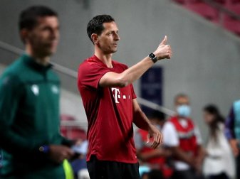 Vertritt weiter den fehlenden Julian Nagelsmann: Bayern-Co-Trainer Dino Toppmöller. Foto: Pedro Fiuza/ZUMA Press Wire/dpa Vertritt weiter den fehlenden Julian Nagelsmann: Bayern-Co-Trainer Dino Toppmöller. Foto: Pedro Fiuza/ZUMA Press Wire/dpa