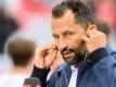 Hasan Salihamidzic hat angekündigt, dass Joshua Kimmich Auskunft über die jüngsten Spekulationen zu seinem Impfstatus geben werde. Foto: Matthias Balk/dpa