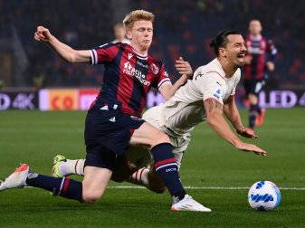 Harte Arbeit in Bologna: Milans Zlatan Ibrahimovic Harte Arbeit in Bologna: Milans Zlatan Ibrahimovic