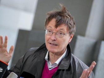 Karl Lauterbach äußerte sich zur Nicht-Impfung von Joshua Kimmich. Foto: Kay Nietfeld/dpa Karl Lauterbach äußerte sich zur Nicht-Impfung von Joshua Kimmich. Foto: Kay Nietfeld/dpa