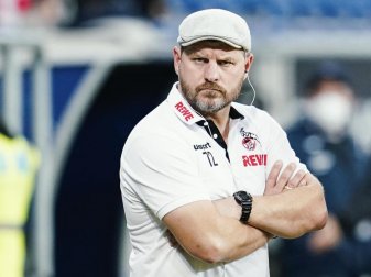 Zeigt sich nach den Sticheleien mit Rudi Völler versöhnlich: Köln-Coach Steffen Baumgart. Foto: Uwe Anspach/dpa Zeigt sich nach den Sticheleien mit Rudi Völler versöhnlich: Köln-Coach Steffen Baumgart. Foto: Uwe Anspach/dpa