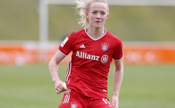 Bayern-Spielerin Lea Schüller schaut gerne BVB-Spiele