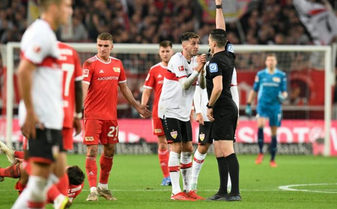 Stuttgart gelingt in Unterzahl der späte Ausgleich 
