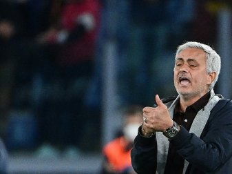 Einer von vier Trainern mit Rot: Jose Mourinho Einer von vier Trainern mit Rot: Jose Mourinho