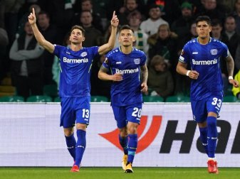Leverkusen muss möglicherweise auf Lucas Alario (l) verzichten. Foto: Andrew Milligan/PA Wire/dpa Leverkusen muss möglicherweise auf Lucas Alario (l) verzichten. Foto: Andrew Milligan/PA Wire/dpa
