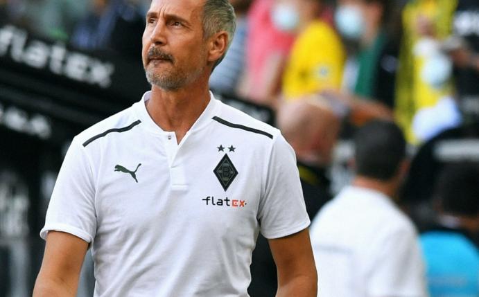 Adi Hütter sieht die Bayern in der Favoritenrolle