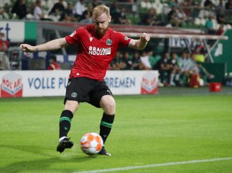 Sebastian Kerk schießt das 1:0 für Hannover Sebastian Kerk schießt das 1:0 für Hannover