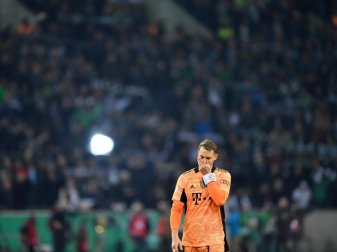 Bayern-Torhüter Manuel Neuer fordert nach der Klatsche in Gladbach eine Reaktion. Foto: Marius Becker/dpa
