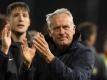 Christian Streich hofft, dass der FC Bayern schnell auf das Pokal-Aus reagiert. Foto: Friso Gentsch/dpa