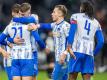 Herthas Marvin Plattenhardt (l-r), Anton Kade, Peter Pekarik und Dedryck Boyata. Foto: Andreas Gora/dpa