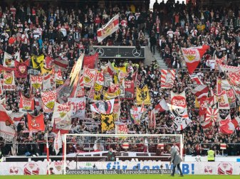 VFB Stuttgart bedankt sich beim Personal der Krankenhäuser VFB Stuttgart bedankt sich beim Personal der Krankenhäuser