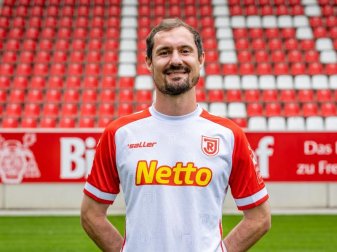 Regensburg hat den Vertrag mit Sebastian Nachreiner bis zum Sommer 2023 verlängert. Foto: Armin Weigel/dpa Regensburg hat den Vertrag mit Sebastian Nachreiner bis zum Sommer 2023 verlängert. Foto: Armin Weigel/dpa