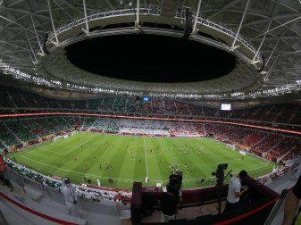 Das Al-Thumama-Stadion, einer der Austragungsorte der Fußball-Weltmeisterschaft 2022 in Katar. Foto: Hussein Sayed/AP/dpa Das Al-Thumama-Stadion, einer der Austragungsorte der Fußball-Weltmeisterschaft 2022 in Katar. Foto: Hussein Sayed/AP/dpa