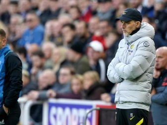Trainer Thomas Tuchel (r) und sein FC Chelsea stehen weiter an der Spitze der Premier League. Foto: Owen Humphreys/PA Wire/dpa Trainer Thomas Tuchel (r) und sein FC Chelsea stehen weiter an der Spitze der Premier League. Foto: Owen Humphreys/PA Wire/dpa