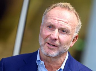 Kann sich ein Bayern-Sturmduo Lewandowski/Haaland nicht vorstellen: Ex-Bayern-Boss Karl-Heinz Rummenigge. Foto: Arne Dedert/dpa Kann sich ein Bayern-Sturmduo Lewandowski/Haaland nicht vorstellen: Ex-Bayern-Boss Karl-Heinz Rummenigge. Foto: Arne Dedert/dpa