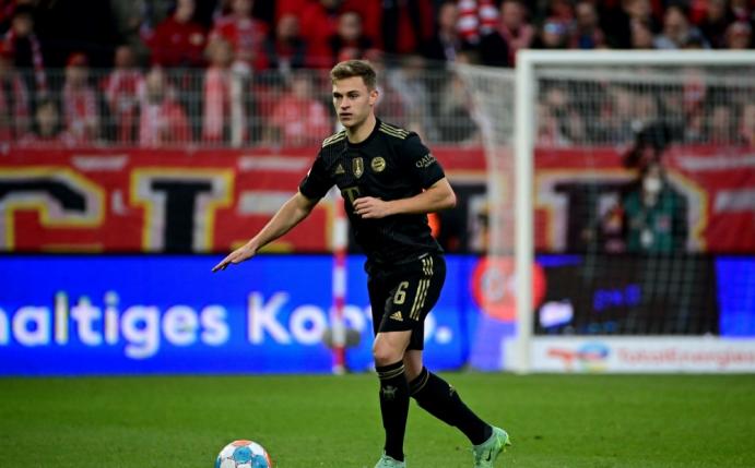 Rückendeckung von Podolski: Joshua Kimmich