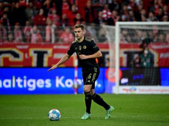 Rückendeckung von Podolski: Joshua Kimmich Rückendeckung von Podolski: Joshua Kimmich