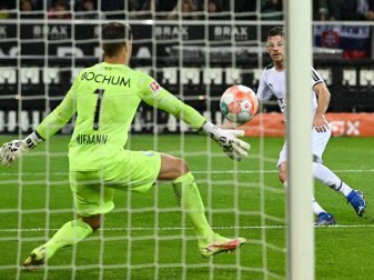 Mönchengladbachs Jonas Hofmann trifft zum zwischenzeitlichen 2:0. Foto: Federico Gambarini/dpa Mönchengladbachs Jonas Hofmann trifft zum zwischenzeitlichen 2:0. Foto: Federico Gambarini/dpa
