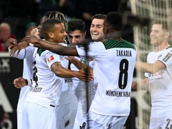 Die Gladbach-Profis feiern ihren Heimsieg gegen Bochum. Foto: Federico Gambarini/dpa Die Gladbach-Profis feiern ihren Heimsieg gegen Bochum. Foto: Federico Gambarini/dpa
