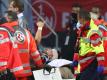 Der Nürnberger Tom Krauß (M.) hatte sich gegen HSV verletzt. Foto: Daniel Karmann/dpa