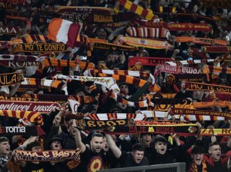 Wiederholt beleidigten die Rom-Fans Spieler rassistisch Wiederholt beleidigten die Rom-Fans Spieler rassistisch