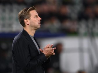 Wolfsburgs Trainer Florian Kohfeldt gestikuliert. Foto: Swen Pförtner/dpa Wolfsburgs Trainer Florian Kohfeldt gestikuliert. Foto: Swen Pförtner/dpa