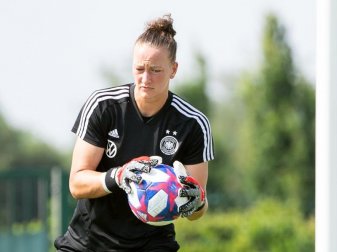Nationaltorhüterin Almuth Schult beklagt Missstände im Frauen-Fußball. Foto: Sebastian Gollnow/dpa Nationaltorhüterin Almuth Schult beklagt Missstände im Frauen-Fußball. Foto: Sebastian Gollnow/dpa