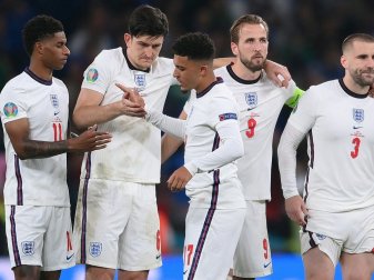 Nach rassistischen Beleidigungen im Anschluss an das EM-Finale muss ein englischer Fan nun in Haft Nach rassistischen Beleidigungen im Anschluss an das EM-Finale muss ein englischer Fan nun in Haft