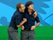 Der damalige Bundestrainer Joachim Löw (r) und sein damaliger Assistent Hansi Flick bei der WM 2014. Foto: picture alliance / dpa