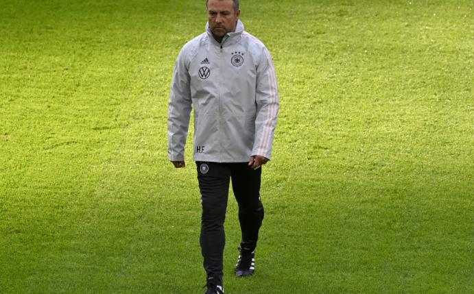 Hansi Flick lobt seinen Vorgänger Löw