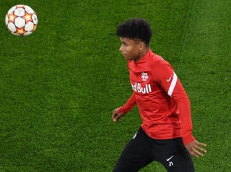 Soll die Saison in Salzburg zu Ende spielen: Karim Adeyemi. Foto: Swen Pförtner/dpa