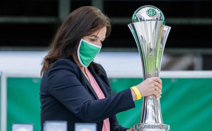 Acht Teams sind im Kampf um den DFB-Pokal der Frauen noch im Rennen. Foto: Rolf Vennenbernd/dpa