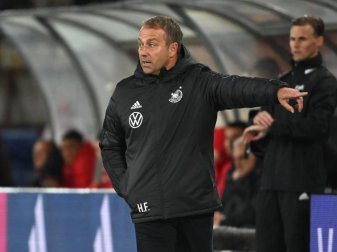 Trotz des guten Starts unter Trainer Hansi Flick glauben einer Umfrage zufolge nur drei Prozent an einen Titelgewinn der DFB-Elf in Katar. Foto: Federico Gambarini/dpa Trotz des guten Starts unter Trainer Hansi Flick glauben einer Umfrage zufolge nur drei Prozent an einen Titelgewinn der DFB-Elf in Katar. Foto: Federico Gambarini/dpa