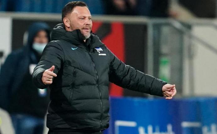 Will nach dem Unentschieden nach vorne schauen: Herthas Trainer Pal Dardai. Foto: Uwe Anspach/dpa/Archivbild