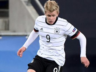 U21-Nationalspieler Burkardt freut sich über Flick-Anruf U21-Nationalspieler Burkardt freut sich über Flick-Anruf