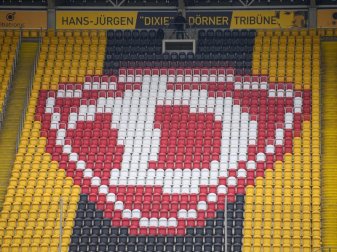 Dynamo Dresden hat die Mitgliederversammlungen für die Geschäftsjahre 2020 und 2021 erneut verschoben. Foto: Robert Michael/dpa-Zentralbild/dpa Dynamo Dresden hat die Mitgliederversammlungen für die Geschäftsjahre 2020 und 2021 erneut verschoben. Foto: Robert Michael/dpa-Zentralbild/dpa