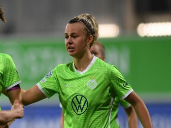 Erzielte den Ausgleich zum 1:1 gegen Juve: Wolfsburgs Lena Lattwein. Foto: Swen Pförtner/dpa