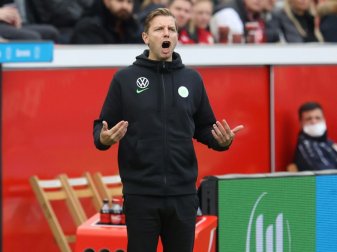 Florian Kohfeldt verliert sein erstes Spiel mit dem VfL Florian Kohfeldt verliert sein erstes Spiel mit dem VfL