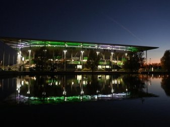 Zum WM-Qualifikationsspiel des DFB-Teams gegen Liechtenstein sollen am Donnerstagabend 26.000 Fans ins Wolfsburger Stadion kommen. Foto: Swen Pförtner/dpa Zum WM-Qualifikationsspiel des DFB-Teams gegen Liechtenstein sollen am Donnerstagabend 26.000 Fans ins Wolfsburger Stadion kommen. Foto: Swen Pförtner/dpa