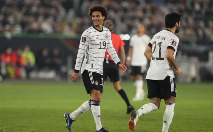 Spielte auch gegen Liechtenstein stark: Leroy Sané (l). Foto: Christian Charisius/dpa