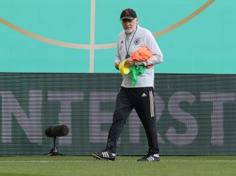 Hermann Gerland fordert neue Trainingsansätze im Fußball Hermann Gerland fordert neue Trainingsansätze im Fußball