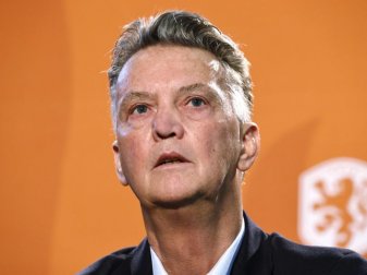 Trainer Louis van Gaal muss mit der niederländischen Nationalmannschaft auf Fan-Unterstützung verzichten. Foto: Maurice Van Steen/ANP/dpa Trainer Louis van Gaal muss mit der niederländischen Nationalmannschaft auf Fan-Unterstützung verzichten. Foto: Maurice Van Steen/ANP/dpa