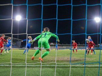 Hoffenheims Frauen mit Kantersieg gegen Leverkusen Hoffenheims Frauen mit Kantersieg gegen Leverkusen