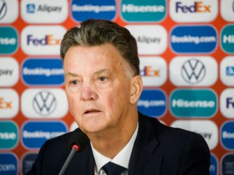 Van Gaal hat einen Knochenbruch an der Hüfte erlitten Van Gaal hat einen Knochenbruch an der Hüfte erlitten