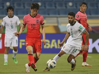 Jae-Sung Lee (l.) erzielte den ersten Treffer Jae-Sung Lee (l.) erzielte den ersten Treffer