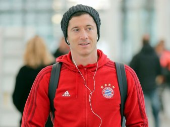 Robert Lewandowski sieht keine Notwendigkeit für Stürmer (Quelle: PIXATHLON/SID) Robert Lewandowski sieht keine Notwendigkeit für Stürmer (Quelle: PIXATHLON/SID)