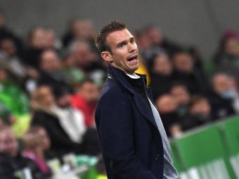 Sorgt sich um die Zuschauer-Entwicklung im deutschen Frauenfußball: Wolfsburg-Coach Tommy Stroot. Foto: Swen Pförtner/dpa Sorgt sich um die Zuschauer-Entwicklung im deutschen Frauenfußball: Wolfsburg-Coach Tommy Stroot. Foto: Swen Pförtner/dpa