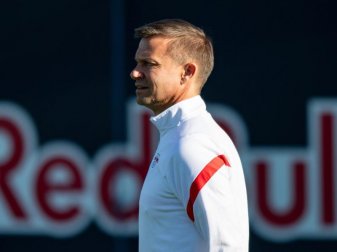 RB-Trainer Jesse Marsch steht beim Leipziger Mannschaftstraining auf dem Platz. Foto: Hendrik Schmidt/dpa/Archivbild RB-Trainer Jesse Marsch steht beim Leipziger Mannschaftstraining auf dem Platz. Foto: Hendrik Schmidt/dpa/Archivbild